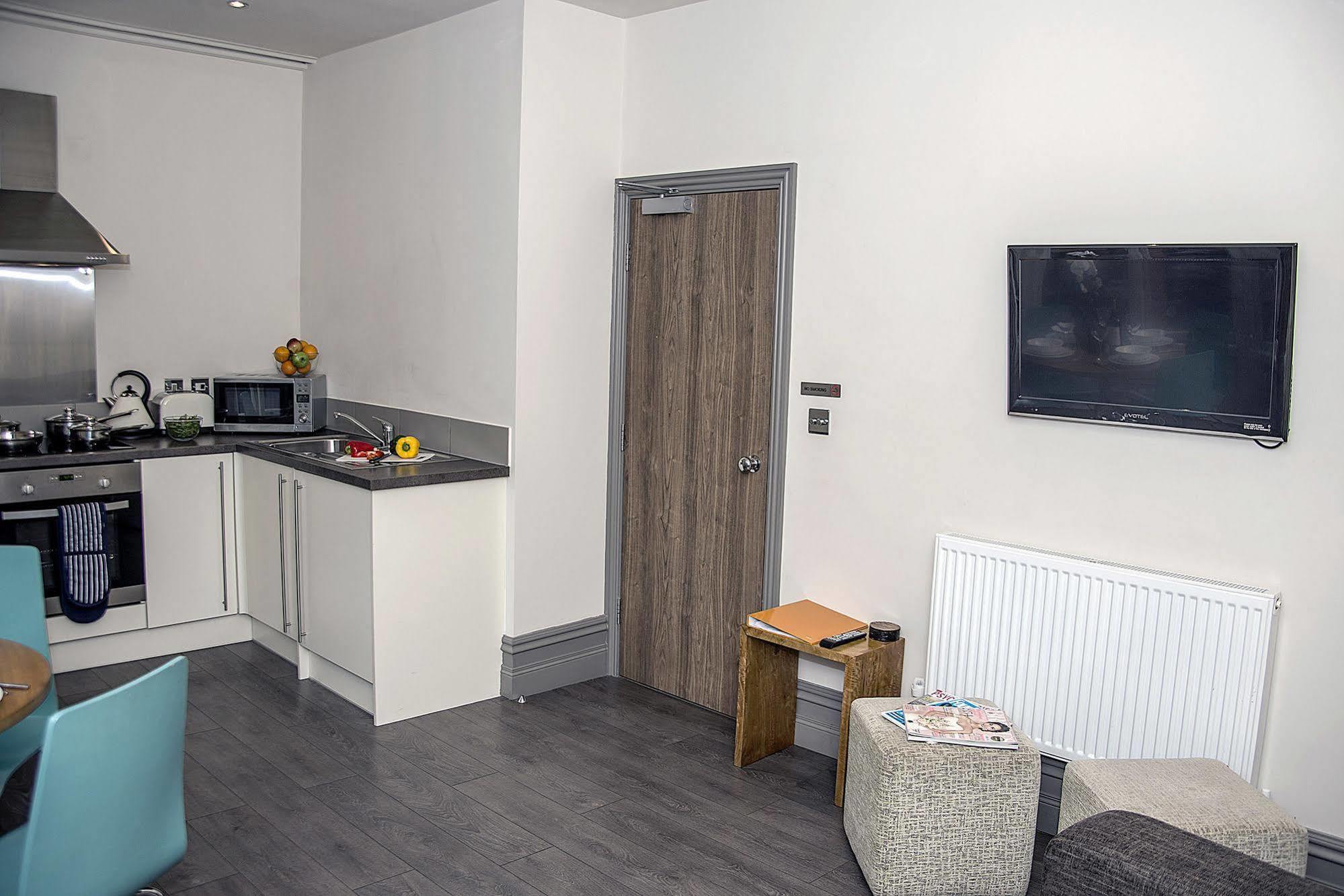 Base Serviced Apartments - City Road Chester Exteriér fotografie